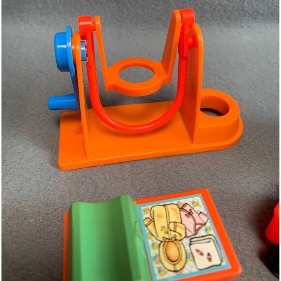 Vintage Fisher-Price Little People Zoo Gazebo, Tram Jump Rope Train Set - Picture 12 of 14